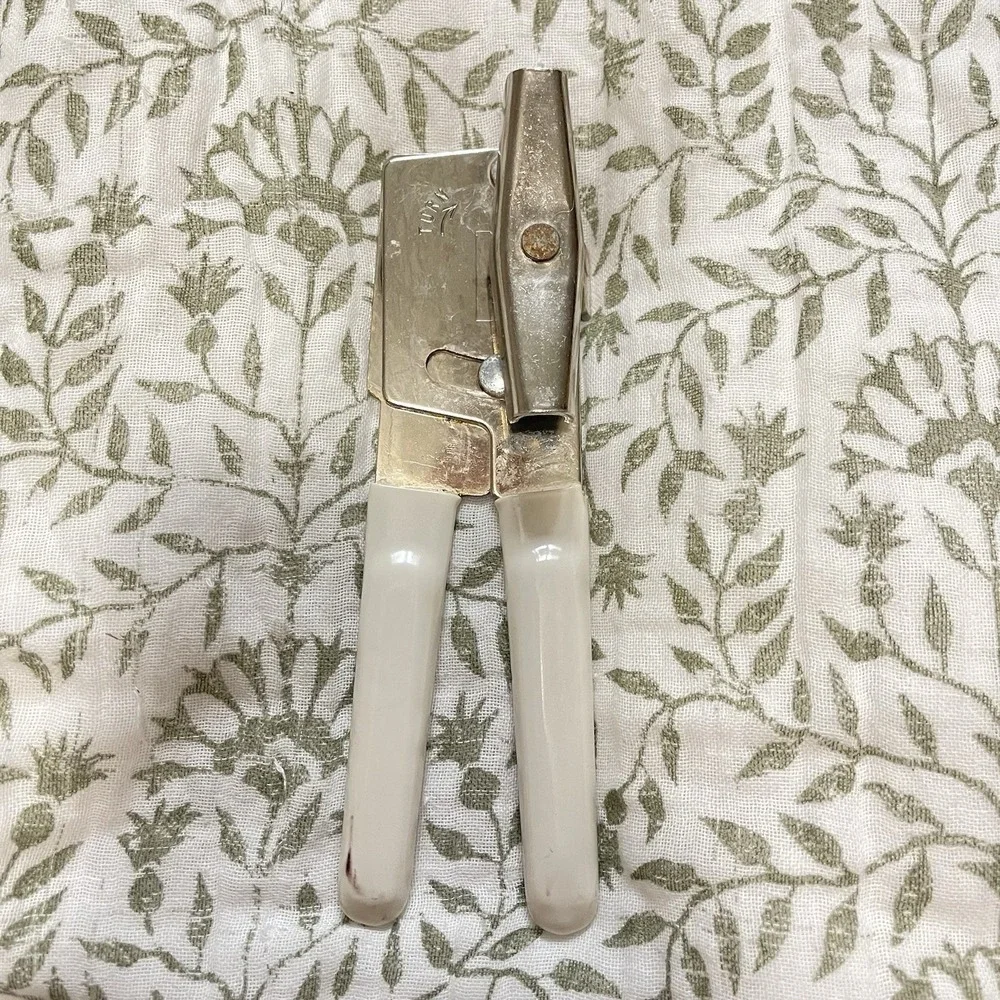 Vintage‎ Swing-A-Way Manual Hand Can Opener White Handles Swing Away USA Made